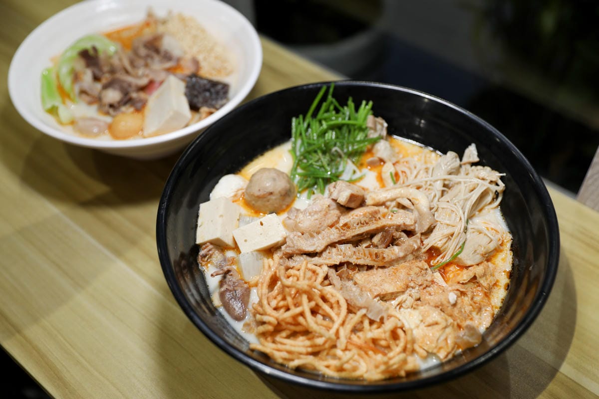 苗栗食記｜苗栗人氣排隊美食推薦！沐上麻辣燙 大骨奶香湯頭，可以喝的麻辣燙~