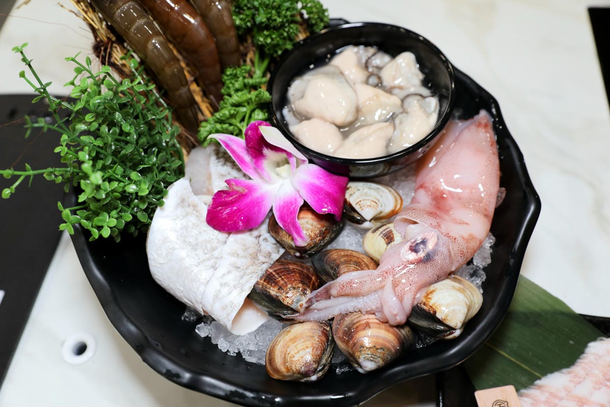 桃園食記|2023桃園最新開幕火鍋推薦!涮金鍋 和風涮涮鍋 不能錯過的黃金雞湯與雞生蠔! - 第27張圖 桃園食記|2023桃園最新開幕火鍋推薦!涮金鍋 和風涮涮鍋 不能錯過的黃金雞湯與雞生蠔!