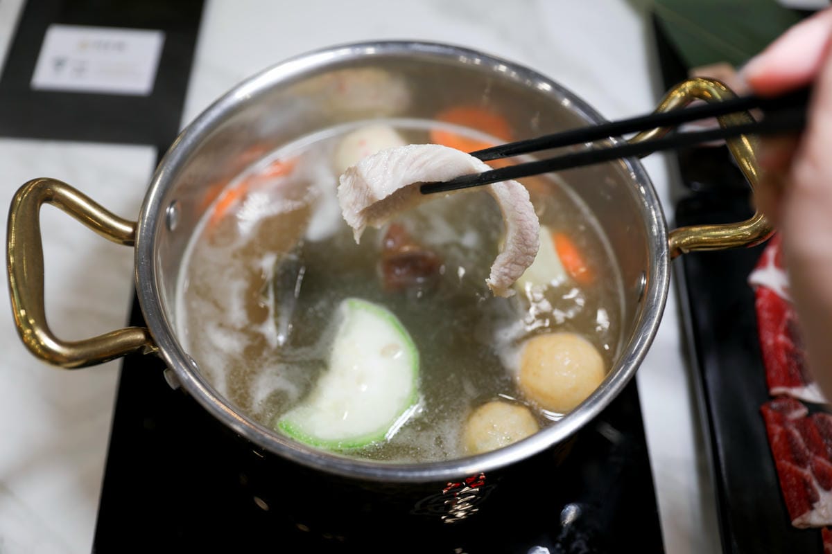 桃園食記|2023桃園最新開幕火鍋推薦!涮金鍋 和風涮涮鍋 不能錯過的黃金雞湯與雞生蠔! - 第24張圖 桃園食記|2023桃園最新開幕火鍋推薦!涮金鍋 和風涮涮鍋 不能錯過的黃金雞湯與雞生蠔!