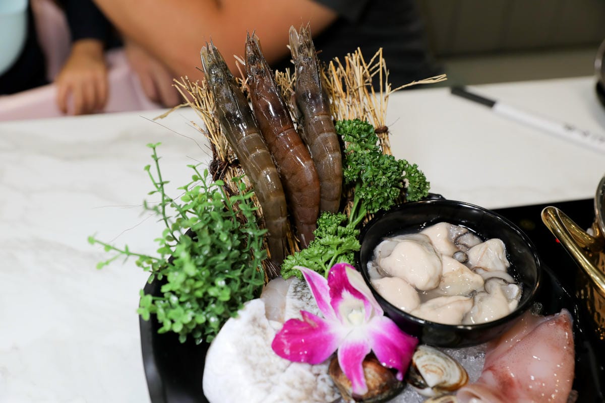 桃園食記|2023桃園最新開幕火鍋推薦!涮金鍋 和風涮涮鍋 不能錯過的黃金雞湯與雞生蠔! - 第28張圖 桃園食記|2023桃園最新開幕火鍋推薦!涮金鍋 和風涮涮鍋 不能錯過的黃金雞湯與雞生蠔!