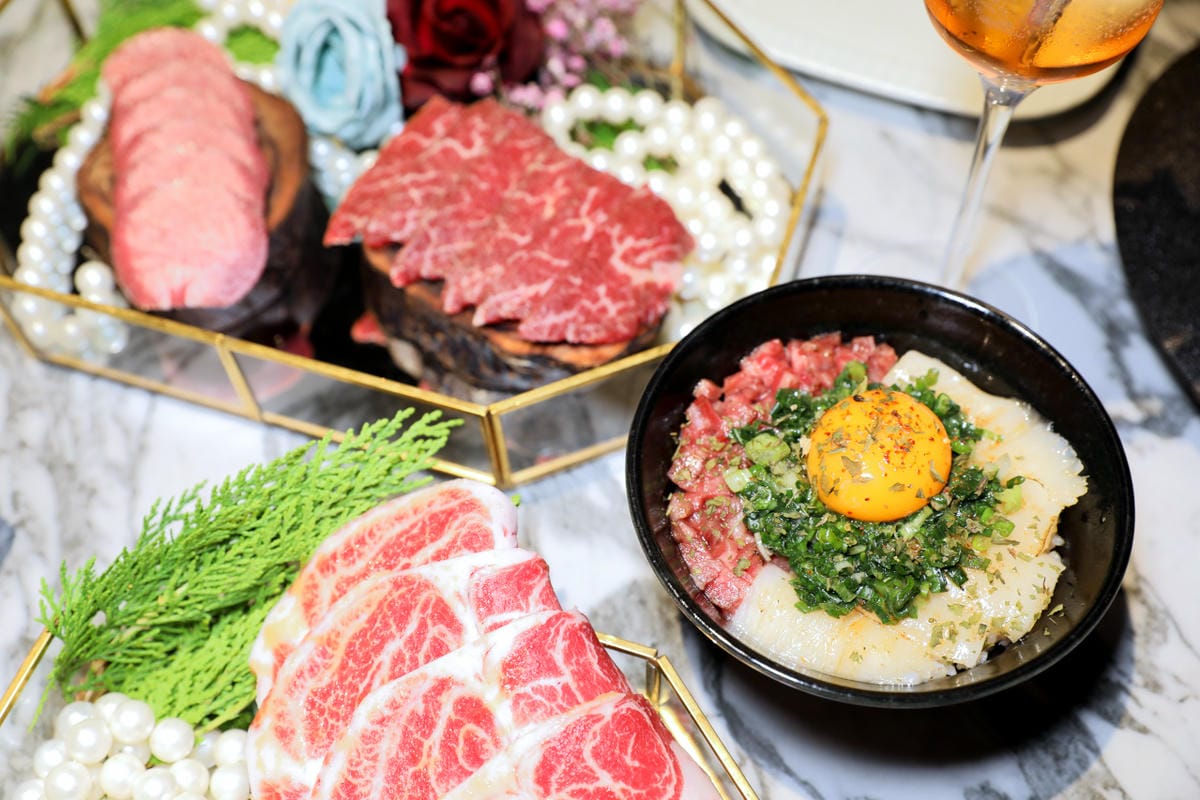 台中食記｜台中高級燒肉推薦！Eartha燒肉餐酒館 夢幻燒肉珠寶盒，桌邊代烤服務，親子寵物友善餐廳