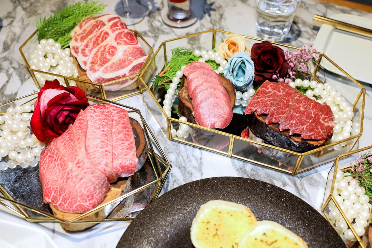 台中食記｜台中高級燒肉推薦！Eartha燒肉餐酒館 夢幻燒肉珠寶盒，桌邊代烤服務，親子寵物友善餐廳