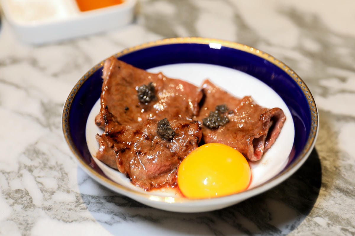 台中食記｜台中高級燒肉推薦！Eartha燒肉餐酒館 夢幻燒肉珠寶盒，桌邊代烤服務，親子寵物友善餐廳