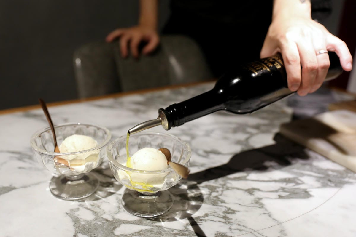 台中食記｜台中高級燒肉推薦！Eartha燒肉餐酒館 夢幻燒肉珠寶盒，桌邊代烤服務，親子寵物友善餐廳