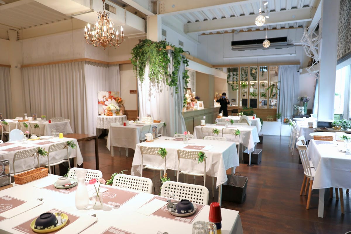 台中食記|北屯親子寵物友善餐廳推薦!(兔奴俱樂部)綠萼159地中海南法料理 台中超美綠意歐風餐廳,還有超可愛的兔子唷~ - 第4張圖 台中食記|北屯親子寵物友善餐廳推薦!(兔奴俱樂部)綠萼159地中海南法料理 台中超美綠意歐風餐廳,還有超可愛的兔子唷~