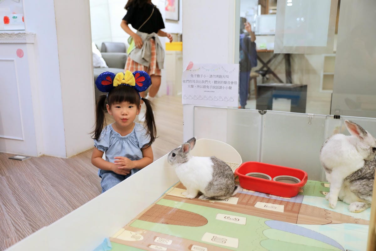 台中食記|北屯親子寵物友善餐廳推薦!(兔奴俱樂部)綠萼159地中海南法料理 台中超美綠意歐風餐廳,還有超可愛的兔子唷~ - 第10張圖 台中食記|北屯親子寵物友善餐廳推薦!(兔奴俱樂部)綠萼159地中海南法料理 台中超美綠意歐風餐廳,還有超可愛的兔子唷~
