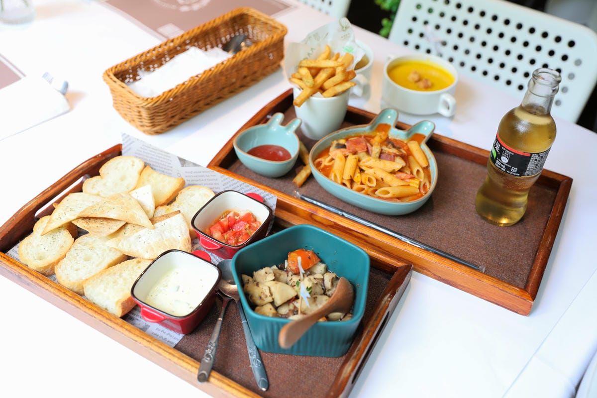 台中食記|北屯親子寵物友善餐廳推薦!(兔奴俱樂部)綠萼159地中海南法料理 台中超美綠意歐風餐廳,還有超可愛的兔子唷~ - 第25張圖 台中食記|北屯親子寵物友善餐廳推薦!(兔奴俱樂部)綠萼159地中海南法料理 台中超美綠意歐風餐廳,還有超可愛的兔子唷~