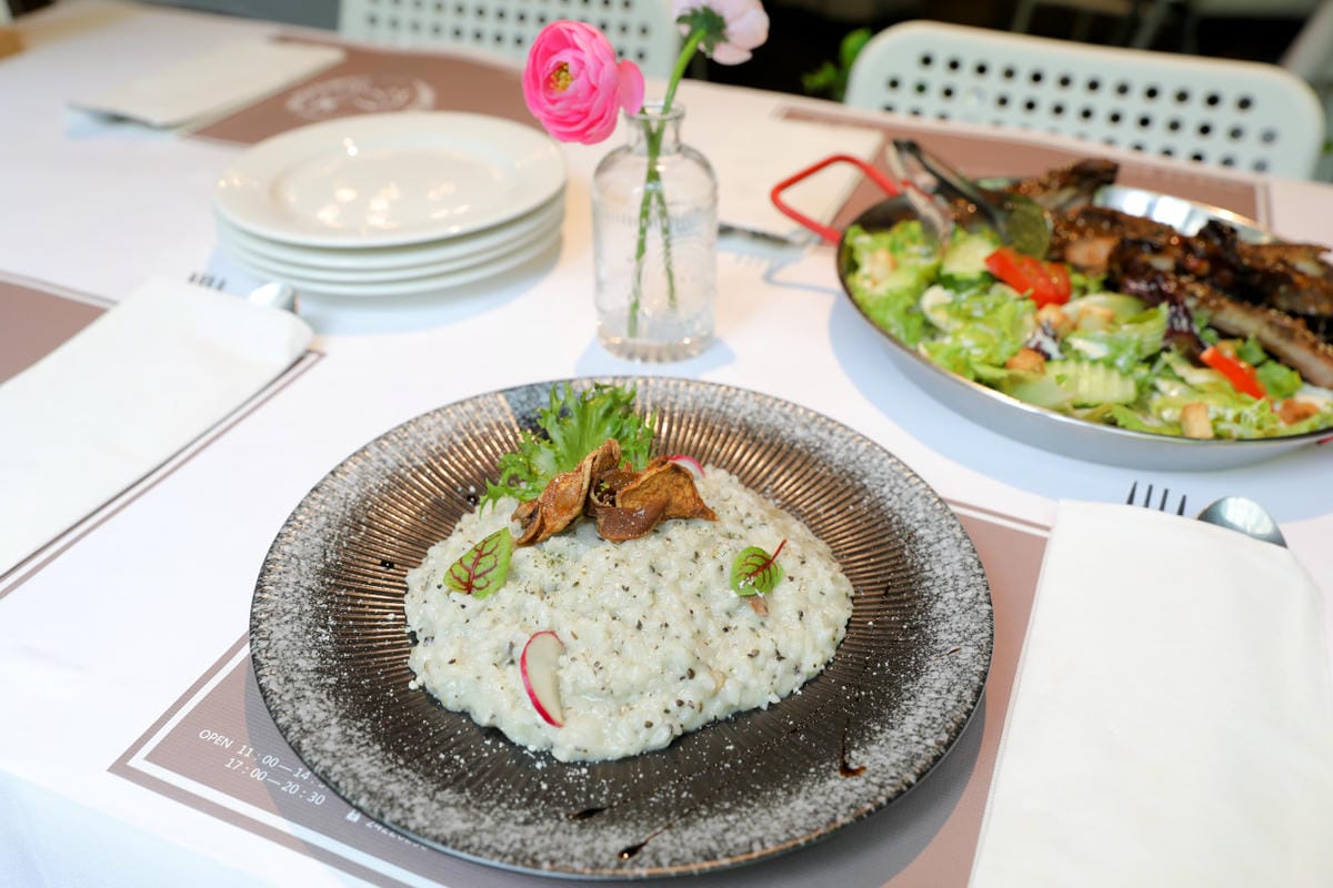 台中食記|北屯親子寵物友善餐廳推薦!(兔奴俱樂部)綠萼159地中海南法料理 台中超美綠意歐風餐廳,還有超可愛的兔子唷~ - 第32張圖 台中食記|北屯親子寵物友善餐廳推薦!(兔奴俱樂部)綠萼159地中海南法料理 台中超美綠意歐風餐廳,還有超可愛的兔子唷~