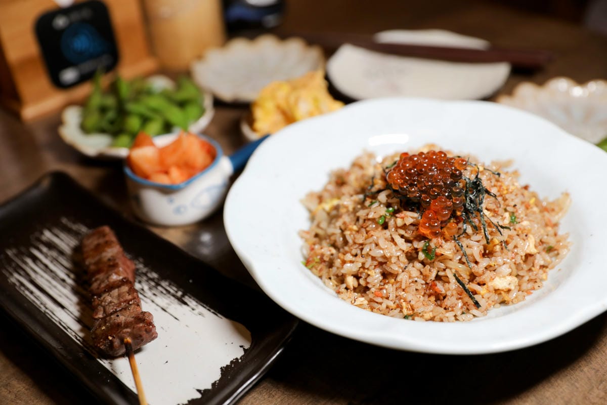 新北食記|板橋居酒屋推薦!炭吉郎居酒屋 必點推薦鮭魚炒飯、干貝雞翅、酒蒸蛤蜊 - 第12張圖 新北食記|板橋居酒屋推薦!炭吉郎居酒屋 必點推薦鮭魚炒飯、干貝雞翅、酒蒸蛤蜊