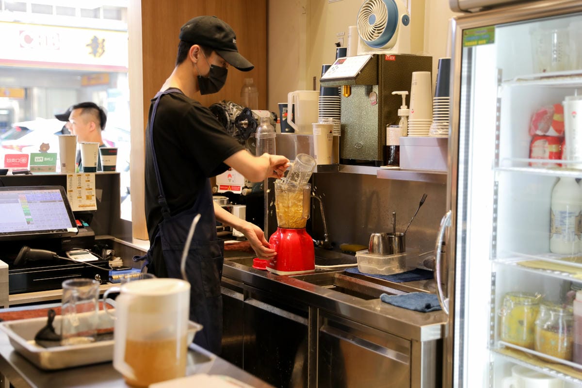 台北食記｜北車西門町美食聚餐推薦！Jolly 手工釀啤酒泰食餐廳（衡陽店） 重南書街一日遊懶人包行程推薦！