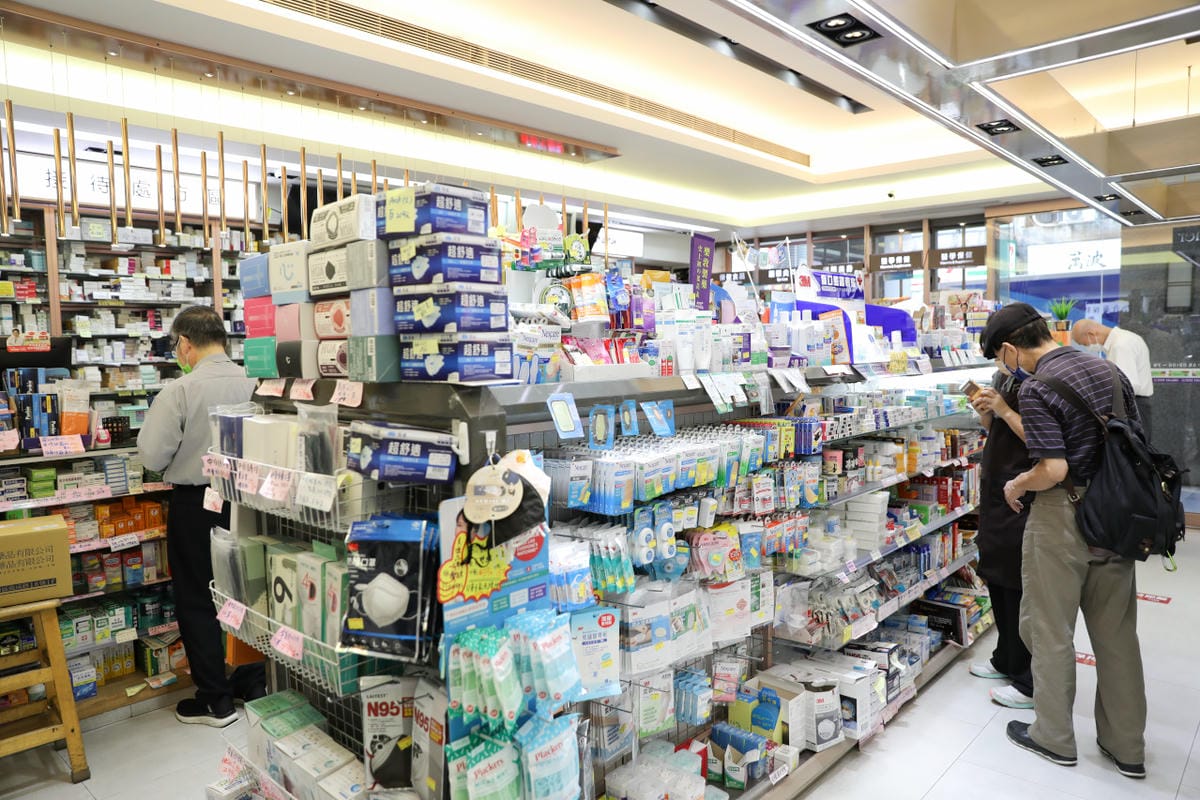 台北食記｜北車西門町美食聚餐推薦！Jolly 手工釀啤酒泰食餐廳（衡陽店） 重南書街一日遊懶人包行程推薦！
