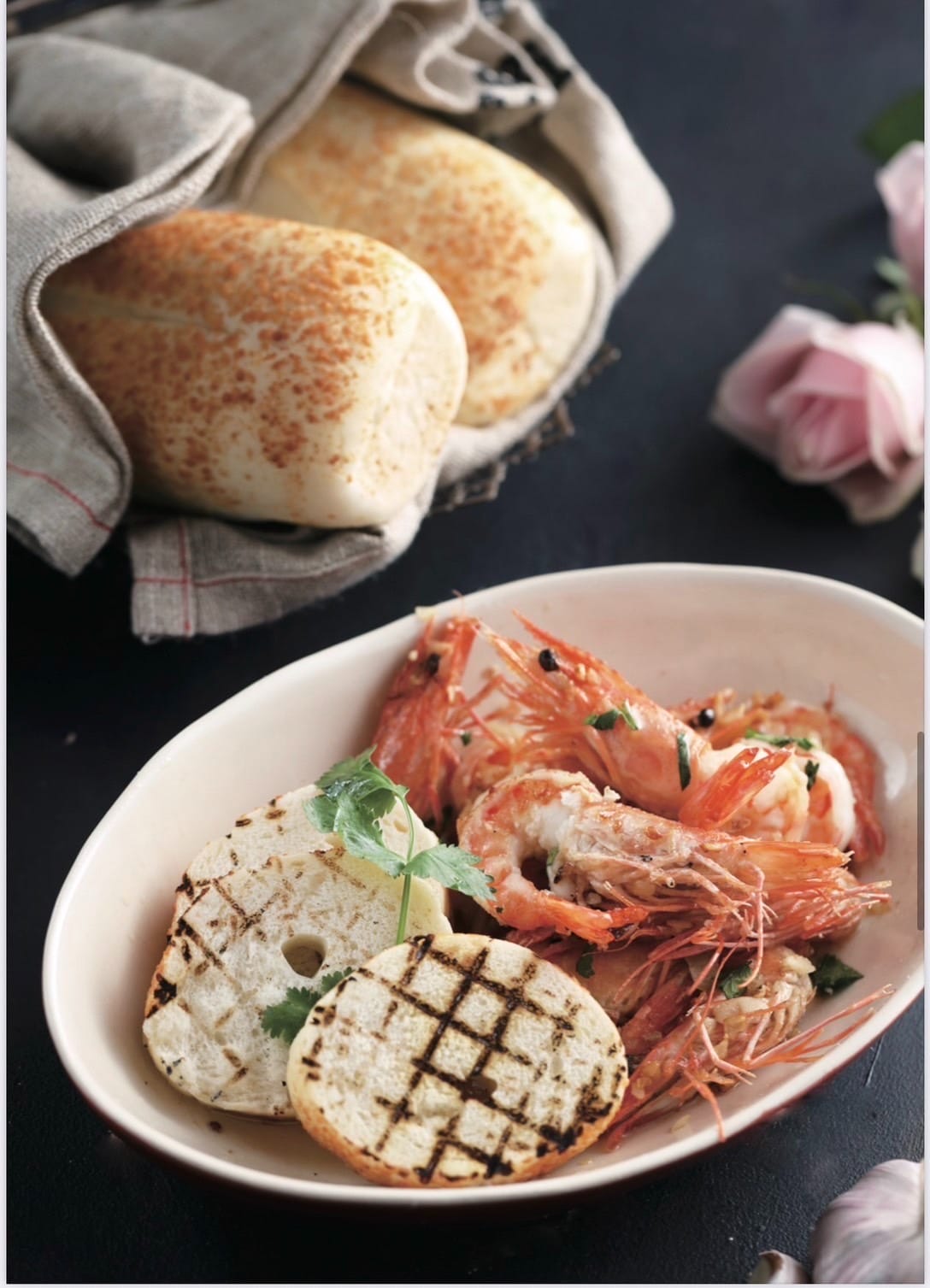 台中食記｜台中高級燒肉推薦！Eartha燒肉餐酒館 夢幻燒肉珠寶盒，桌邊代烤服務，親子寵物友善餐廳