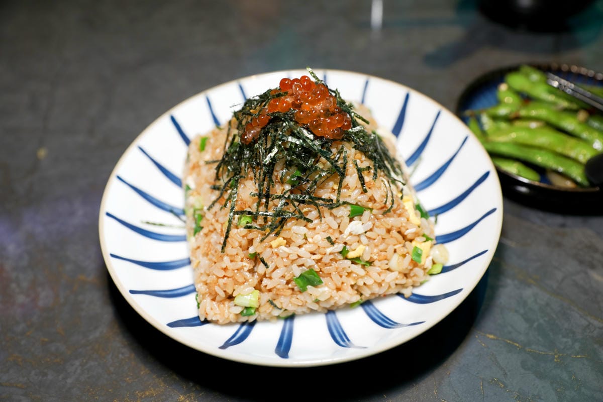 桃園食記｜桃園火車站居酒屋，聚餐小酌推薦！參食SANSHI 精緻台式串燒 網美露營風、親子友善居酒屋