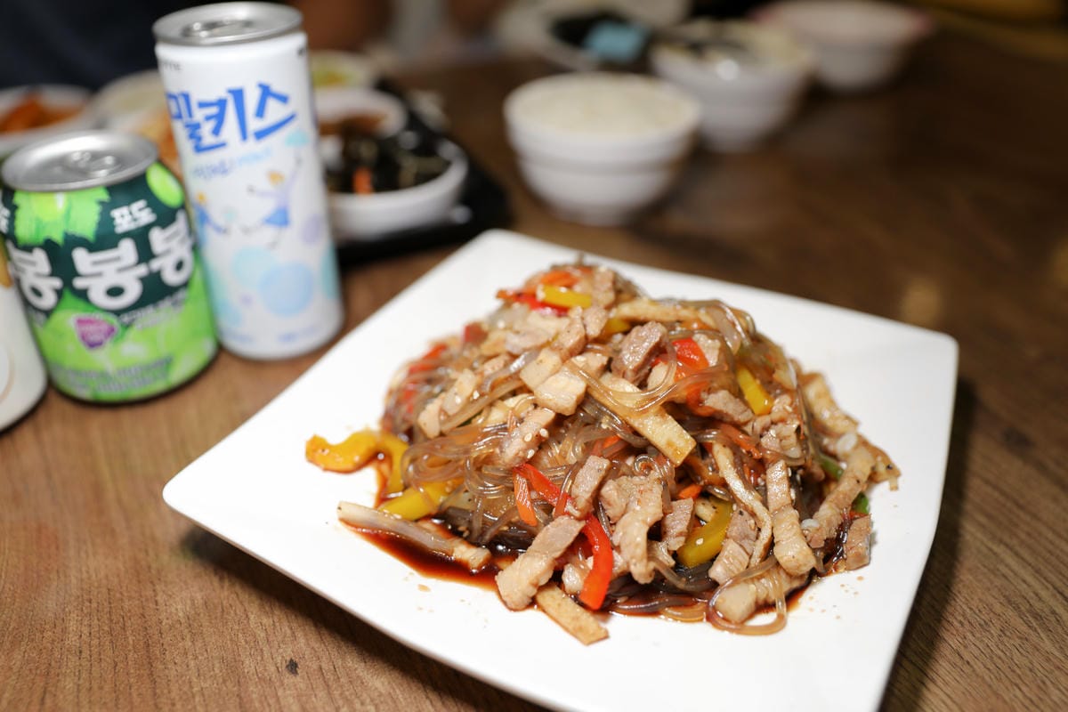 新北食記|板橋韓式料理餐廳推薦!釜山順豆腐 個人韓式銅盤烤肉、韓式冷麵、韓式炒冬粉 道地韓國料理推薦!是親子友善店家唷~ - 第2張圖 新北食記|板橋韓式料理餐廳推薦!釜山順豆腐 個人韓式銅盤烤肉、韓式冷麵、韓式炒冬粉 道地韓國料理推薦!是親子友善店家唷~