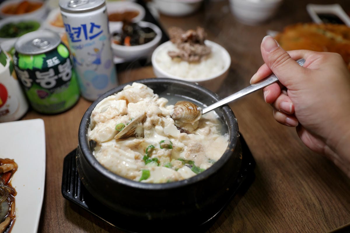 新北食記|板橋韓式料理餐廳推薦!釜山順豆腐 個人韓式銅盤烤肉、韓式冷麵、韓式炒冬粉 道地韓國料理推薦!是親子友善店家唷~ - 第15張圖 新北食記|板橋韓式料理餐廳推薦!釜山順豆腐 個人韓式銅盤烤肉、韓式冷麵、韓式炒冬粉 道地韓國料理推薦!是親子友善店家唷~