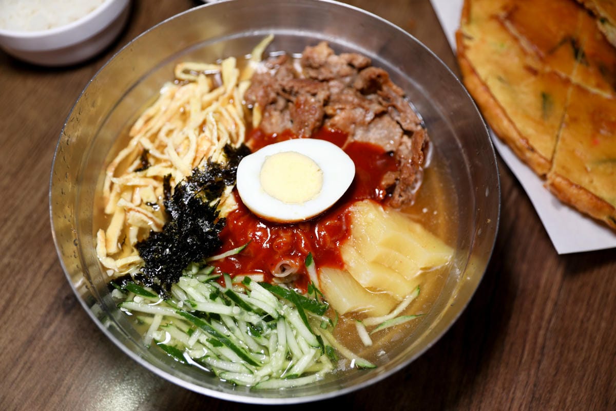 新北食記|板橋韓式料理餐廳推薦!釜山順豆腐 個人韓式銅盤烤肉、韓式冷麵、韓式炒冬粉 道地韓國料理推薦!是親子友善店家唷~ - 第19張圖 新北食記|板橋韓式料理餐廳推薦!釜山順豆腐 個人韓式銅盤烤肉、韓式冷麵、韓式炒冬粉 道地韓國料理推薦!是親子友善店家唷~