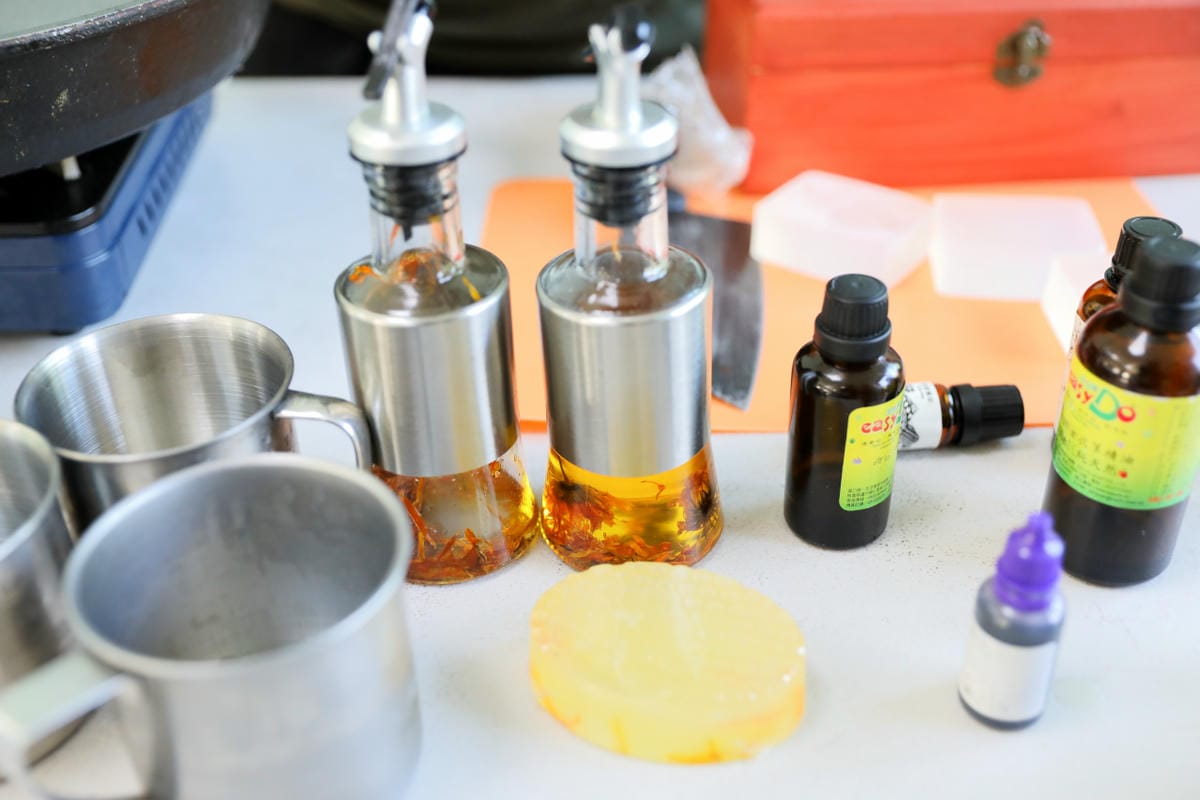 新竹旅遊|香草森林農遊軸帶-杉沐松農場 金盞花手工香皂DIY 新竹尖石親子一日遊行程推薦!合興愛情車站搭乘蒸汽小火車 - 第10張圖 新竹旅遊|香草森林農遊軸帶-杉沐松農場 金盞花手工香皂DIY 新竹尖石親子一日遊行程推薦!合興愛情車站搭乘蒸汽小火車