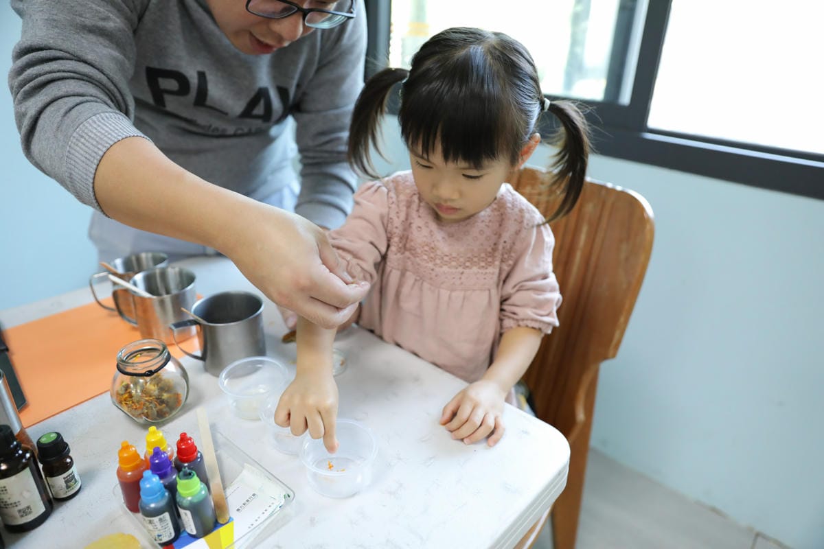 新竹旅遊|香草森林農遊軸帶-杉沐松農場 金盞花手工香皂DIY 新竹尖石親子一日遊行程推薦!合興愛情車站搭乘蒸汽小火車 - 第16張圖 新竹旅遊|香草森林農遊軸帶-杉沐松農場 金盞花手工香皂DIY 新竹尖石親子一日遊行程推薦!合興愛情車站搭乘蒸汽小火車