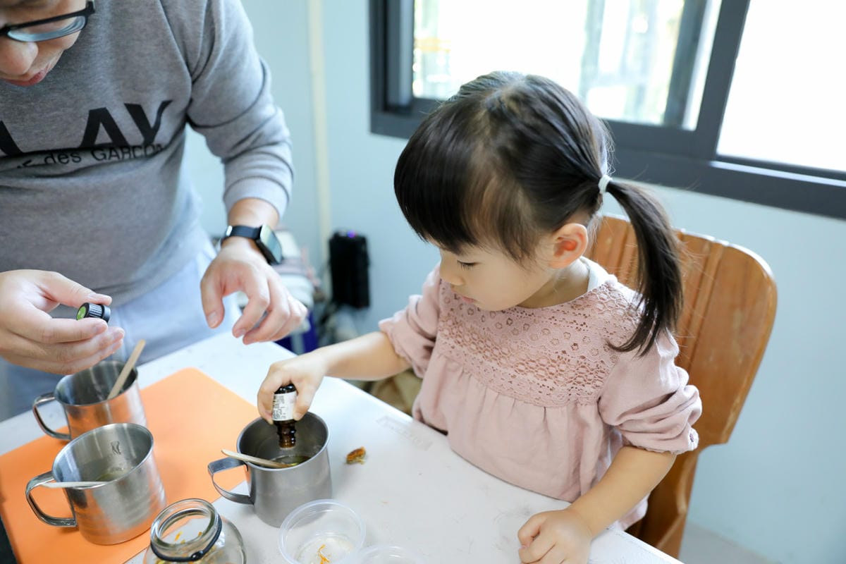 新竹旅遊|香草森林農遊軸帶-杉沐松農場 金盞花手工香皂DIY 新竹尖石親子一日遊行程推薦!合興愛情車站搭乘蒸汽小火車 - 第17張圖 新竹旅遊|香草森林農遊軸帶-杉沐松農場 金盞花手工香皂DIY 新竹尖石親子一日遊行程推薦!合興愛情車站搭乘蒸汽小火車