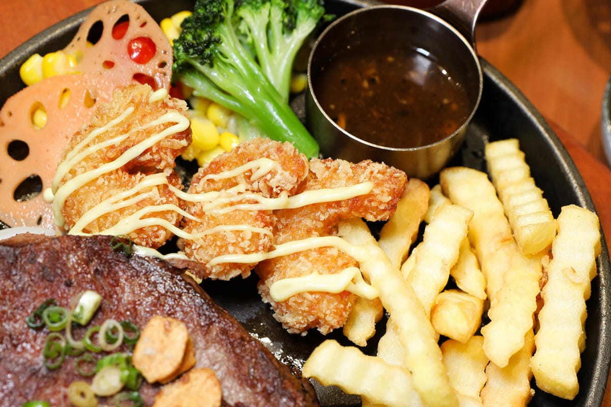 桃園食記｜林口長庚周邊美食 炙り庵steak牛排（龜山長庚店）日式熟成牛排推薦！自助吧滷肉飯吃到飽，竟然還有蔥鹽牛舌！
