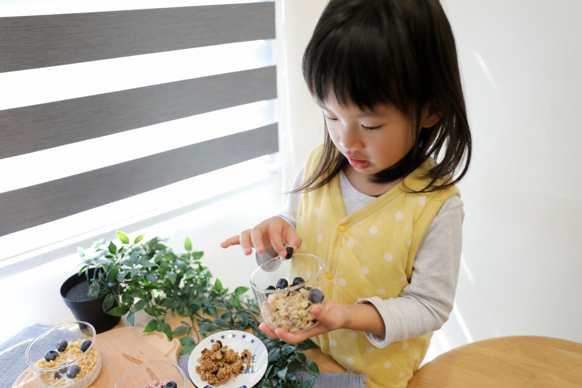 料理|親子健康零食,早餐搭配首選!三機食品 台灣在地食材鮮烤燕麥 (經典黑糖)、谷諾粒(紫芋甘藷、紅心甘藷、莓果) - 第12張圖 料理|親子健康零食,早餐搭配首選!三機食品 台灣在地食材鮮烤燕麥 (經典黑糖)、谷諾粒(紫芋甘藷、紅心甘藷、莓果)