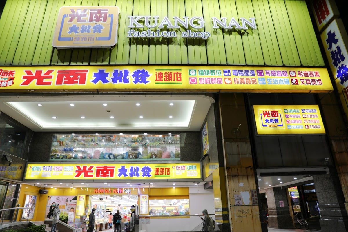 文具｜雙11包裹開箱就交給3M Scotch 二合一開箱剪刀鈦金屬，退貨封箱好幫手 3M Scotch 可手撕透明封箱膠帶