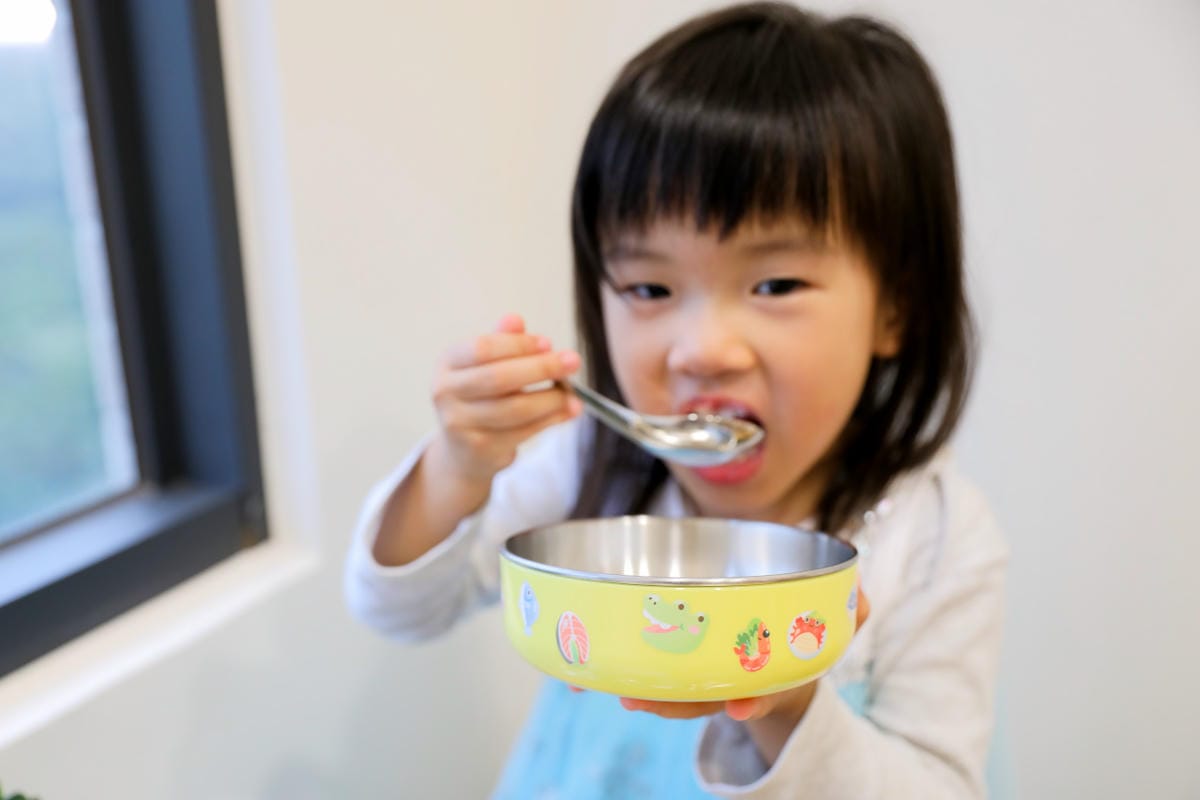 親子育兒|作伴《不鏽鋼繽紛三色碗三入組》幼稚園必備餐具-客製化雷雕姓名、耐高溫防水姓名貼,可拆洗不鏽鋼三色碗推薦! - 第14張圖 親子育兒|作伴《不鏽鋼繽紛三色碗三入組》幼稚園必備餐具-客製化雷雕姓名、耐高溫防水姓名貼,可拆洗不鏽鋼三色碗推薦!