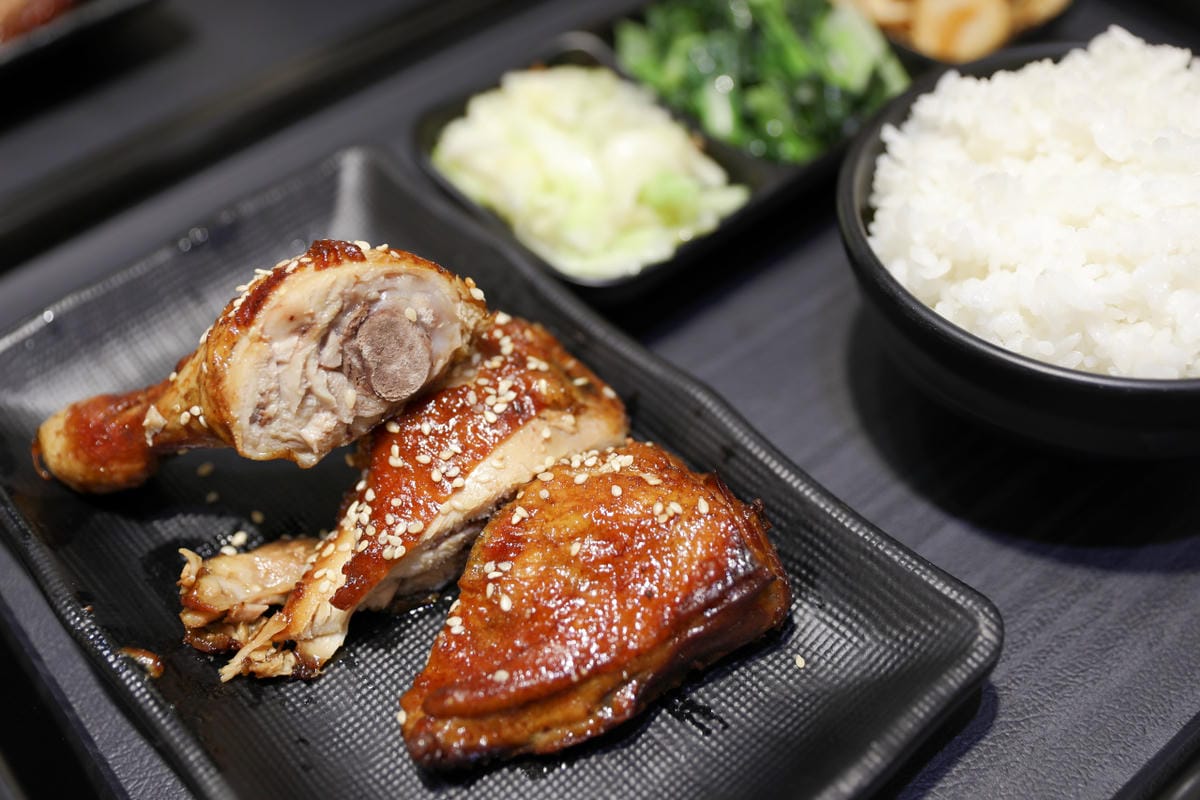 台北食記｜中正紀念堂美食 飴盛禾 烤定食 秘醬火烤系列推薦！中正區便當外送、外帶餐盒