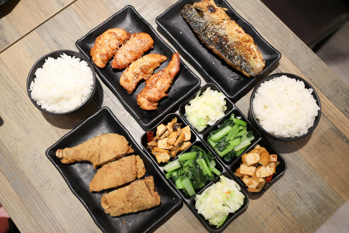 台北食記｜中正紀念堂美食 飴盛禾 烤定食 秘醬火烤系列推薦！中正區便當外送、外帶餐盒