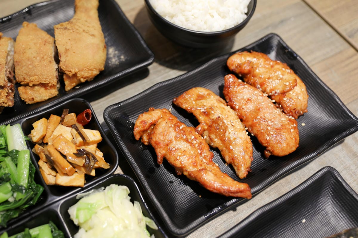 台北食記｜中正紀念堂美食 飴盛禾 烤定食 秘醬火烤系列推薦！中正區便當外送、外帶餐盒