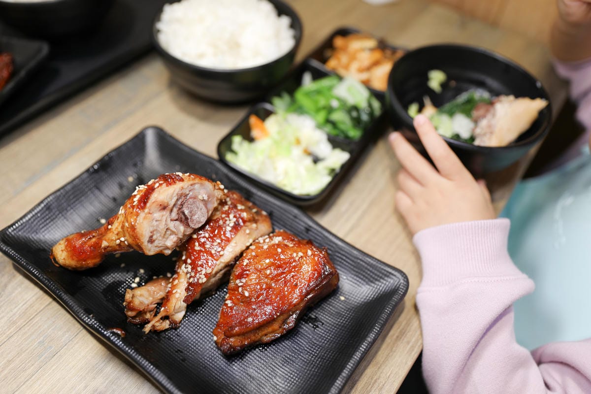 台北食記｜中正紀念堂美食 飴盛禾 烤定食 秘醬火烤系列推薦！中正區便當外送、外帶餐盒