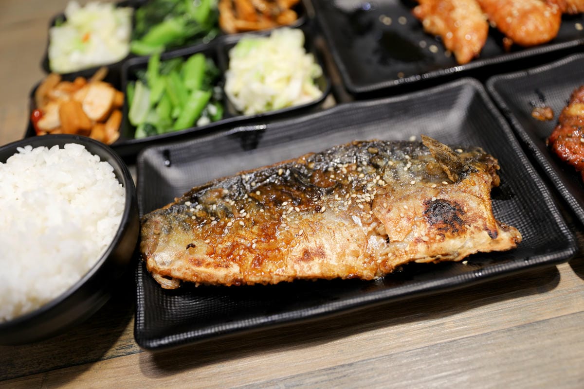 台北食記｜中正紀念堂美食 飴盛禾 烤定食 秘醬火烤系列推薦！中正區便當外送、外帶餐盒