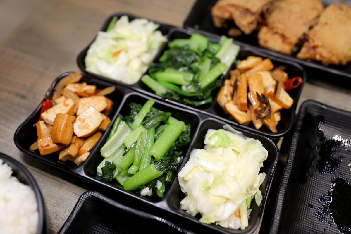 台北食記｜中正紀念堂美食 飴盛禾 烤定食 秘醬火烤系列推薦！中正區便當外送、外帶餐盒
