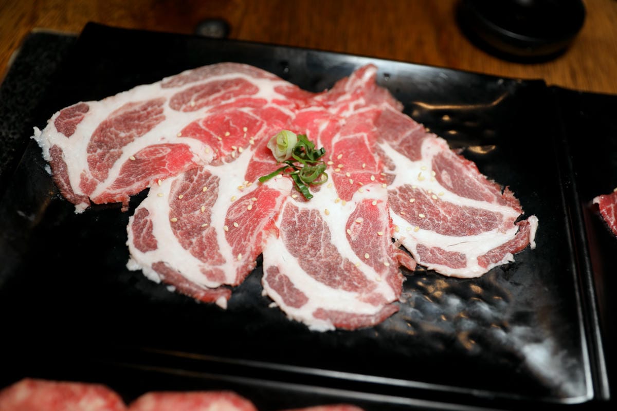台北食記｜台北東區美食推薦！燒肉殿 燒肉吃到飽、啤酒暢飲 聚餐好去處~