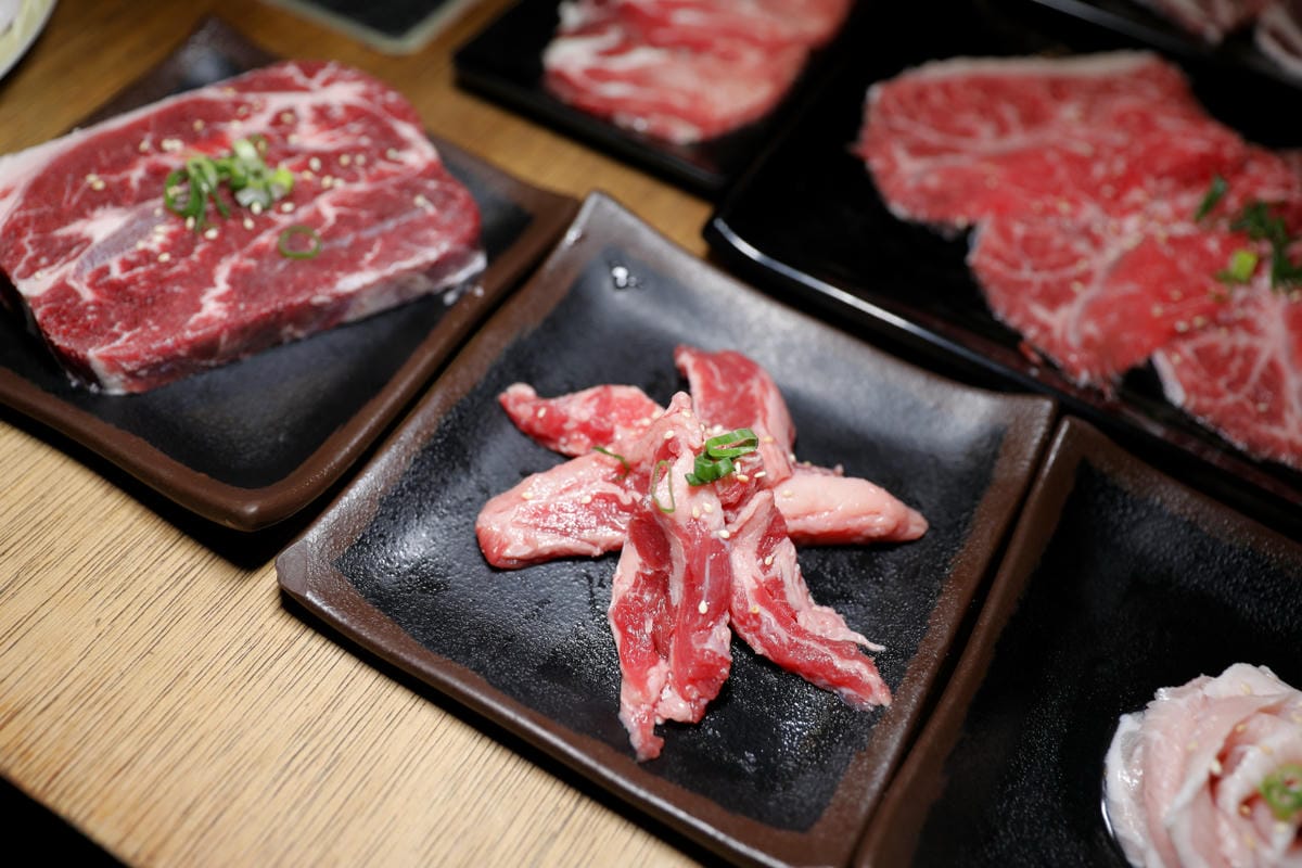 台北食記｜台北東區美食推薦！燒肉殿 燒肉吃到飽、啤酒暢飲 聚餐好去處~