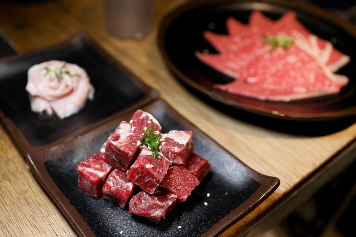 台北食記｜台北東區美食推薦！燒肉殿 燒肉吃到飽、啤酒暢飲 聚餐好去處~
