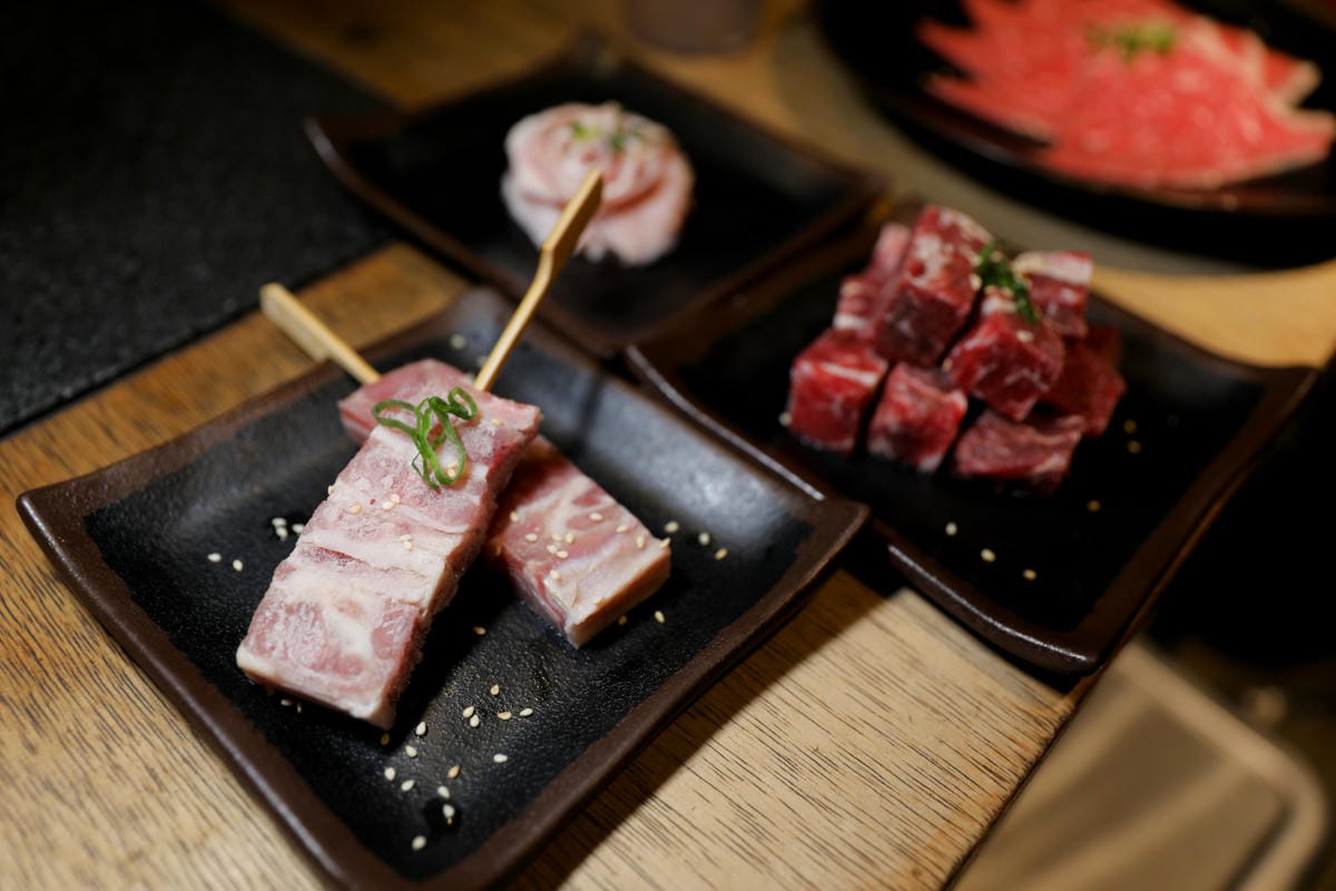 台北食記｜台北東區美食推薦！燒肉殿 燒肉吃到飽、啤酒暢飲 聚餐好去處~
