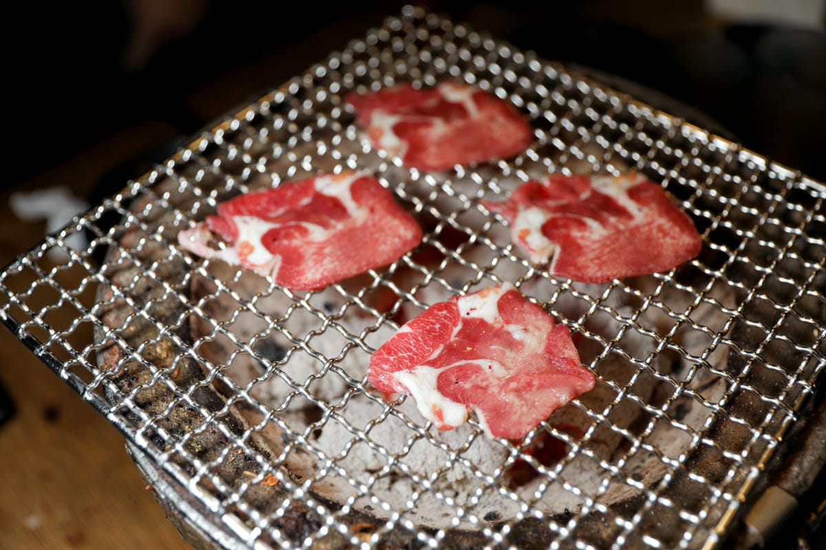 台北食記｜台北東區美食推薦！燒肉殿 燒肉吃到飽、啤酒暢飲 聚餐好去處~