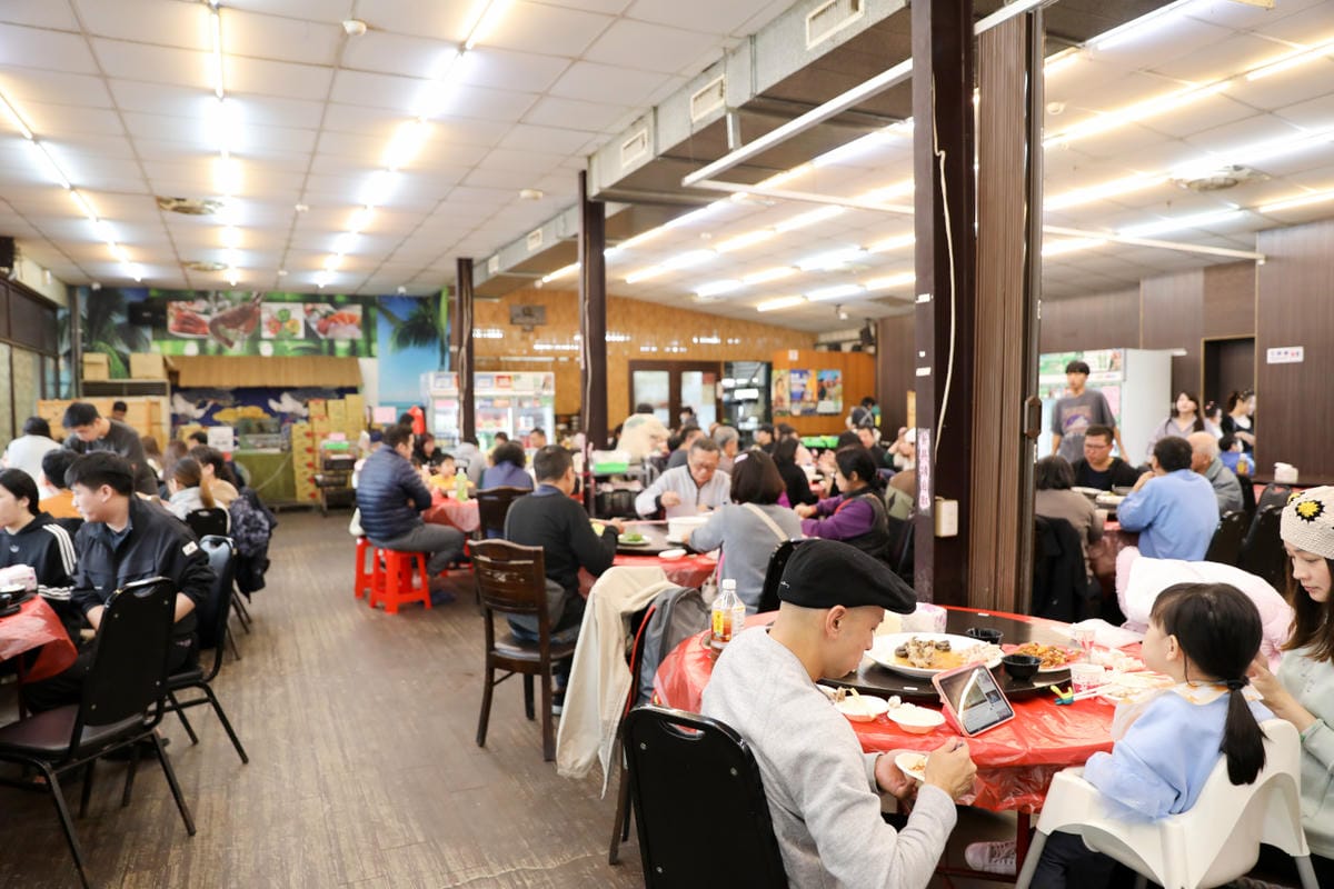 宜蘭食記｜五結美食 百匯窯烤雞餐廳 二連霸十大好食獎，海鮮快炒、宜蘭甕仔雞推薦！