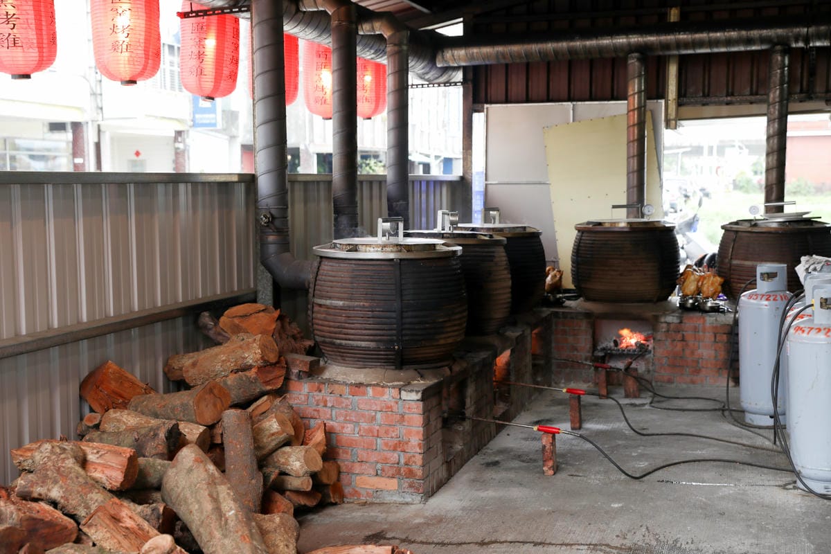 宜蘭食記｜五結美食 百匯窯烤雞餐廳 二連霸十大好食獎，海鮮快炒、宜蘭甕仔雞推薦！