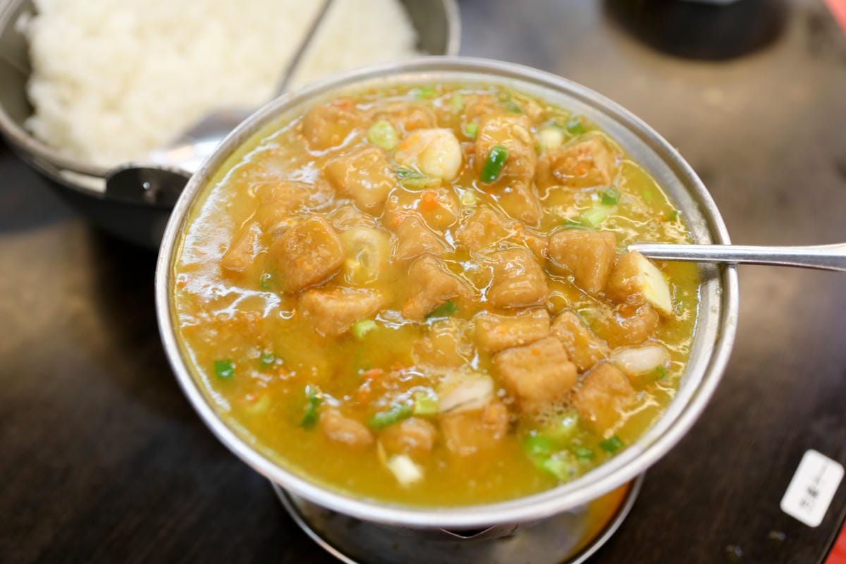 宜蘭食記｜五結美食 百匯窯烤雞餐廳 二連霸十大好食獎，海鮮快炒、宜蘭甕仔雞推薦！
