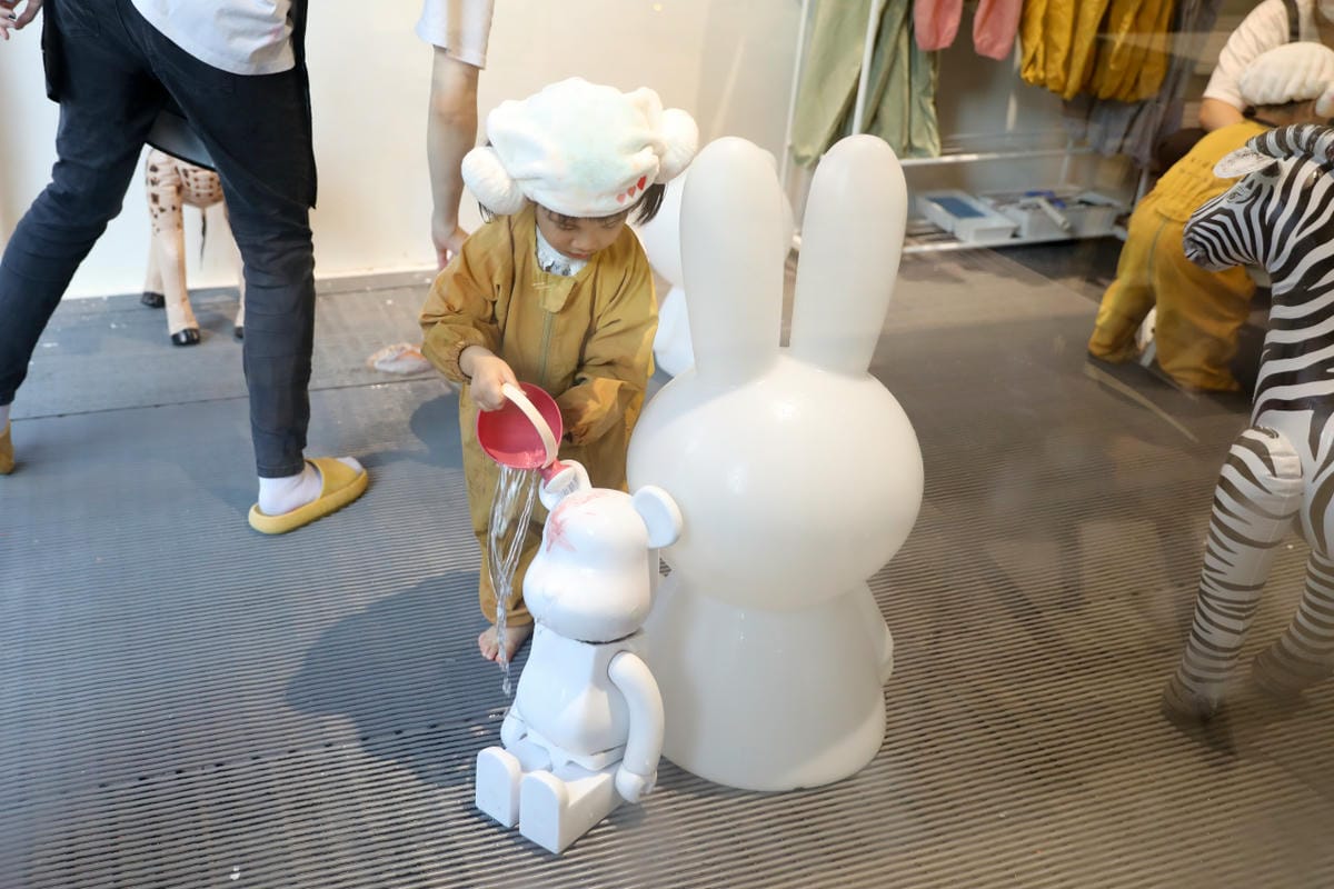 親子育兒｜台北親子遊戲活動推薦！hi kidsroom 嗨有趣 主題水彩+球池尋寶，有陪玩姐姐盡情放電！