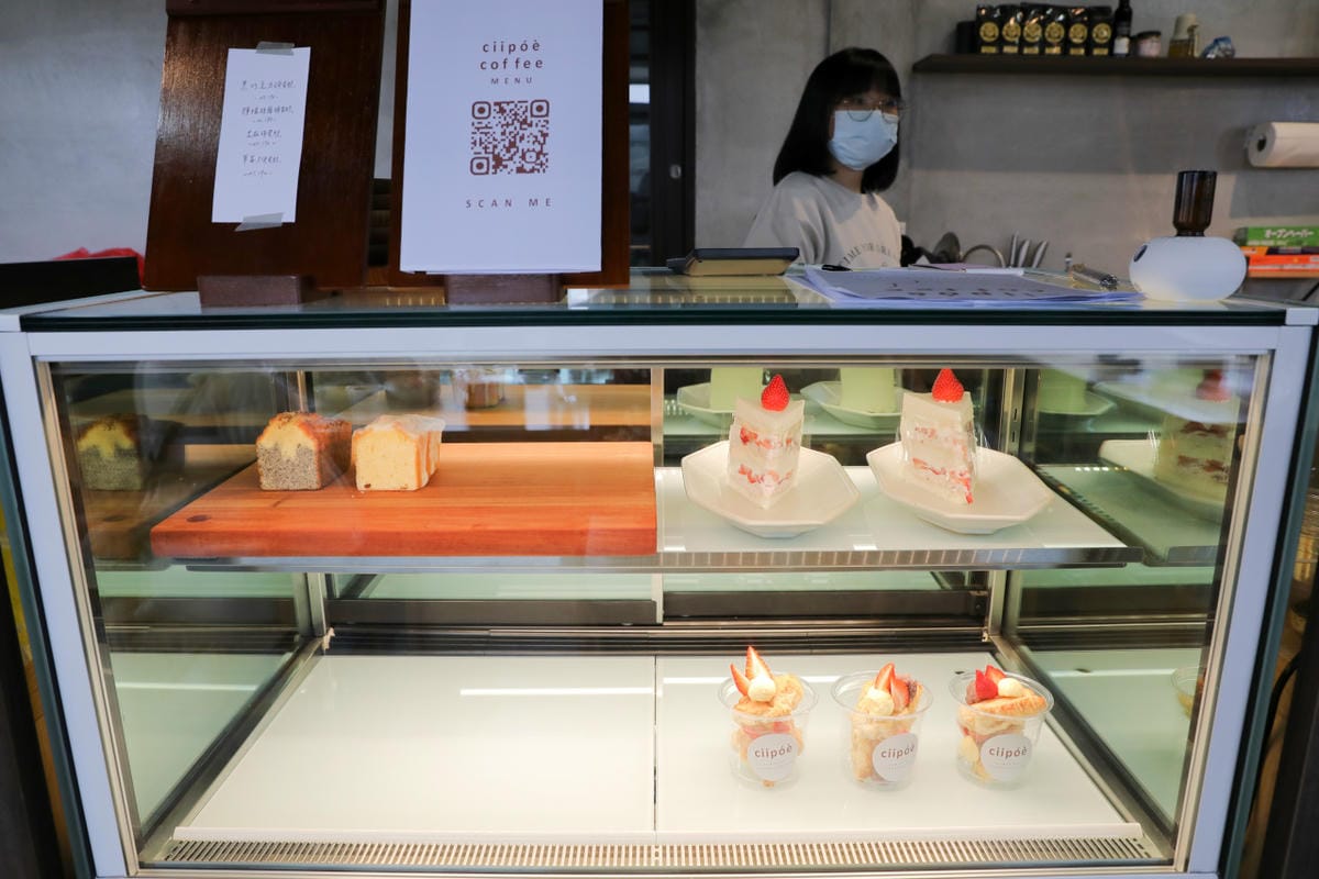 苗栗景點|赤坡高架草莓園X赤坡Ciipoe咖啡 冬天就是要來苗栗大湖採草莓,享受草莓甜點、草莓飲品! - 第8張圖 苗栗景點|赤坡高架草莓園X赤坡Ciipoe咖啡 冬天就是要來苗栗大湖採草莓,享受草莓甜點、草莓飲品!