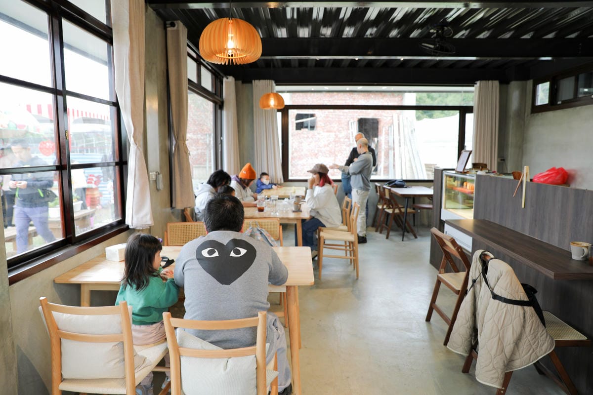 苗栗景點|赤坡高架草莓園X赤坡Ciipoe咖啡 冬天就是要來苗栗大湖採草莓,享受草莓甜點、草莓飲品! - 第7張圖 苗栗景點|赤坡高架草莓園X赤坡Ciipoe咖啡 冬天就是要來苗栗大湖採草莓,享受草莓甜點、草莓飲品!