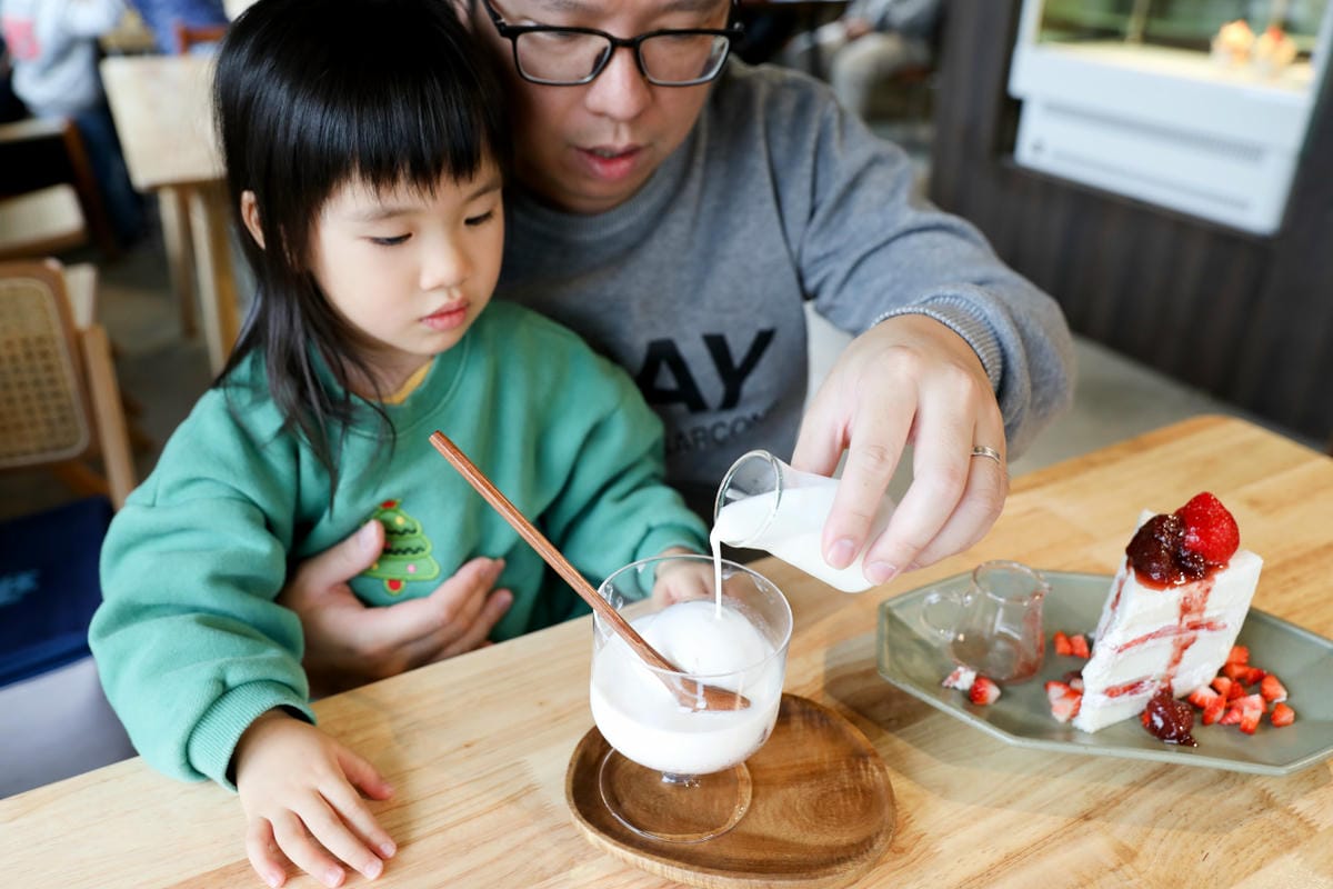 苗栗景點|赤坡高架草莓園X赤坡Ciipoe咖啡 冬天就是要來苗栗大湖採草莓,享受草莓甜點、草莓飲品! - 第23張圖 苗栗景點|赤坡高架草莓園X赤坡Ciipoe咖啡 冬天就是要來苗栗大湖採草莓,享受草莓甜點、草莓飲品!