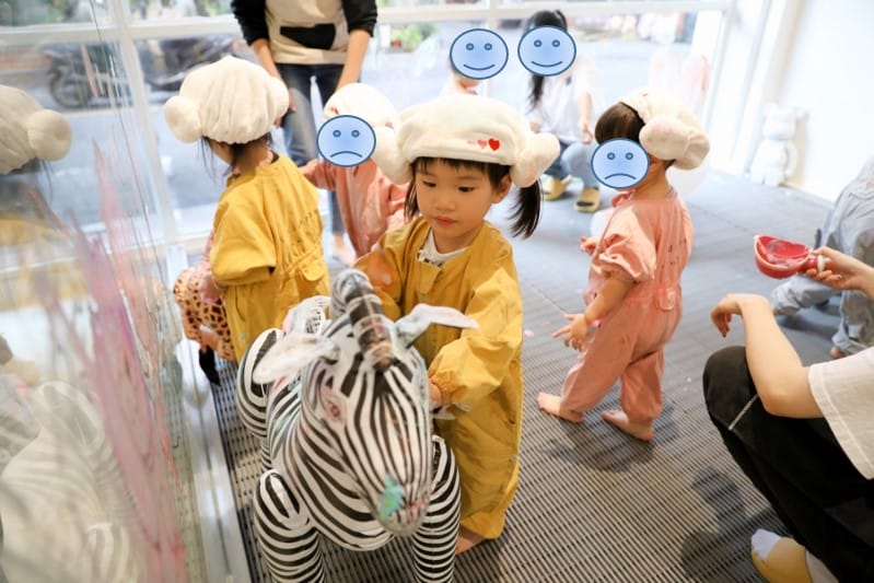 親子育兒｜台北親子遊戲活動推薦！hi kidsroom 嗨有趣 主題水彩+球池尋寶，有陪玩姐姐盡情放電！