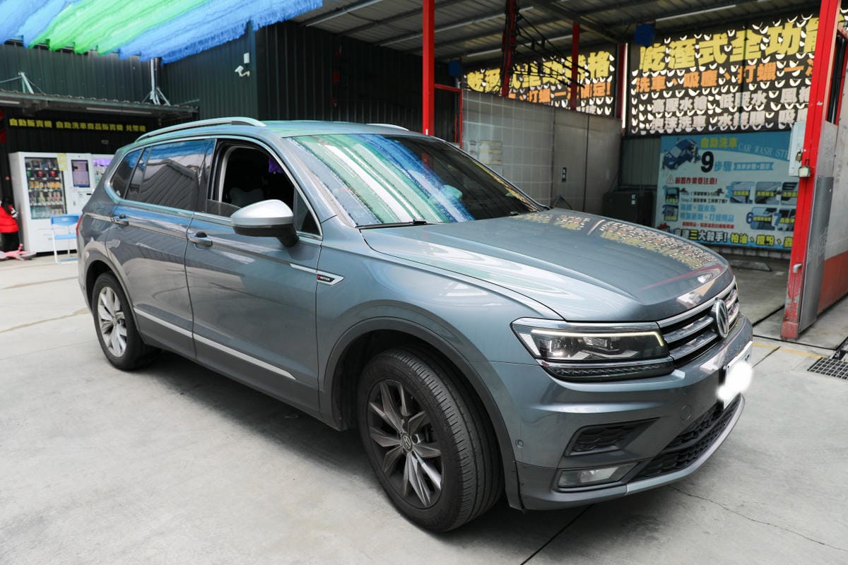 新竹洗車｜竹北手工洗車推薦！洗來登汽車美容中心 自助洗車／手工洗車+手工打蠟+內裝基礎清潔
