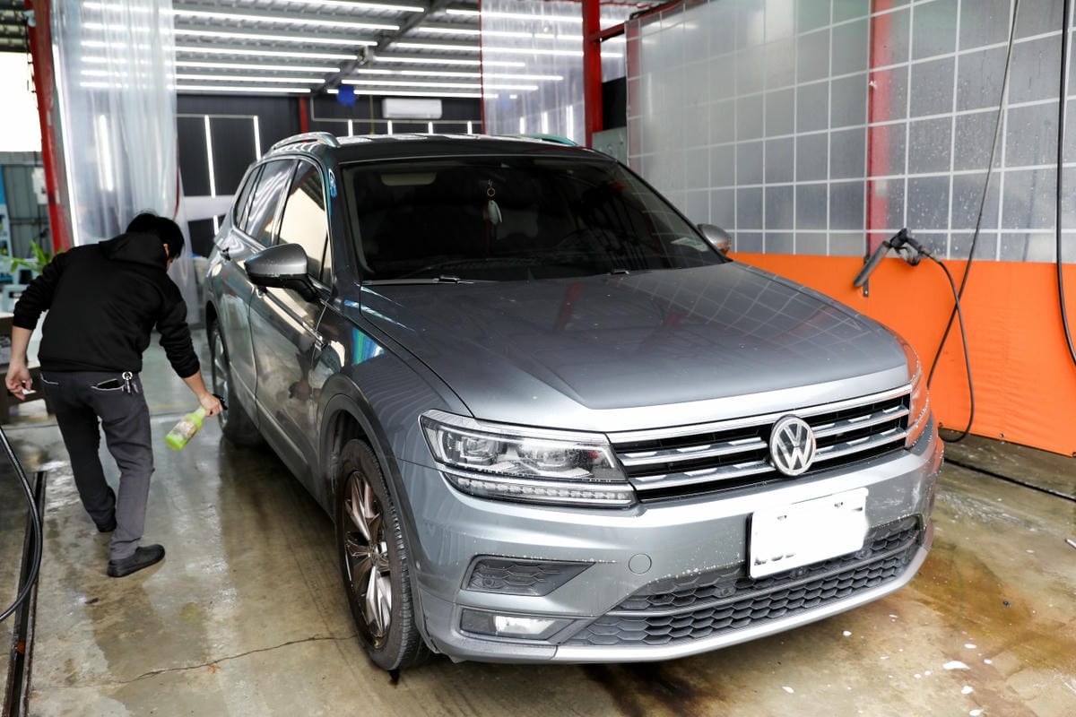 新竹洗車｜竹北手工洗車推薦！洗來登汽車美容中心 自助洗車／手工洗車+手工打蠟+內裝基礎清潔