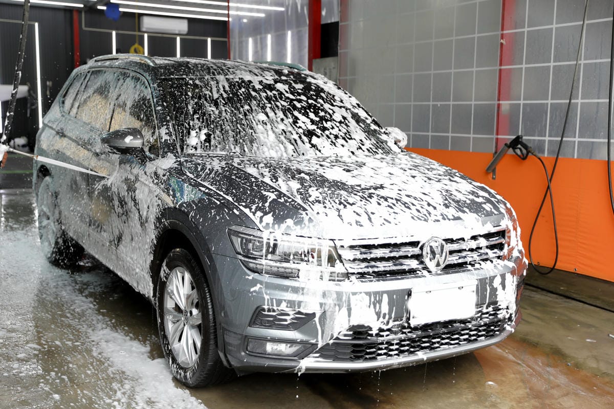 新竹洗車｜竹北手工洗車推薦！洗來登汽車美容中心 自助洗車／手工洗車+手工打蠟+內裝基礎清潔