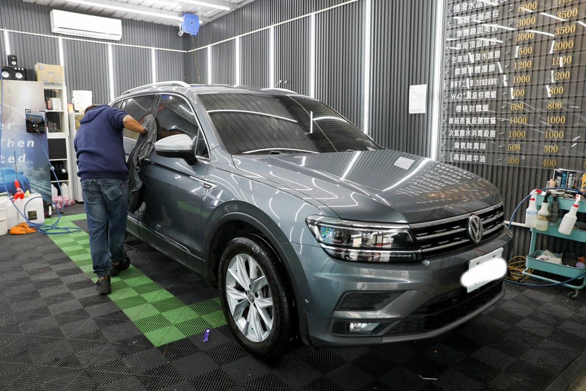 新竹洗車｜竹北手工洗車推薦！洗來登汽車美容中心 自助洗車／手工洗車+手工打蠟+內裝基礎清潔